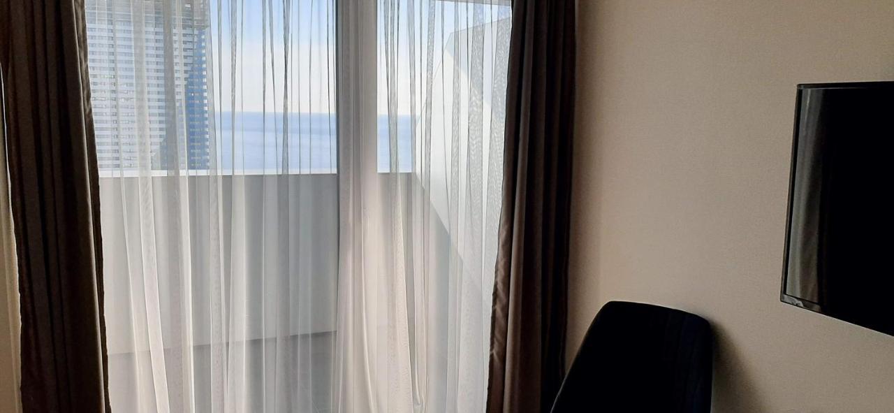 Alliance Palace Sea View Apartment Batumi Exterior photo